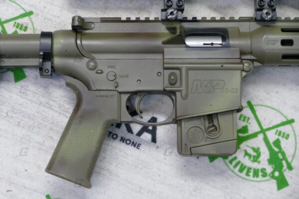 Smith & Wesson .22 LR M&P 15-22 - Image 3