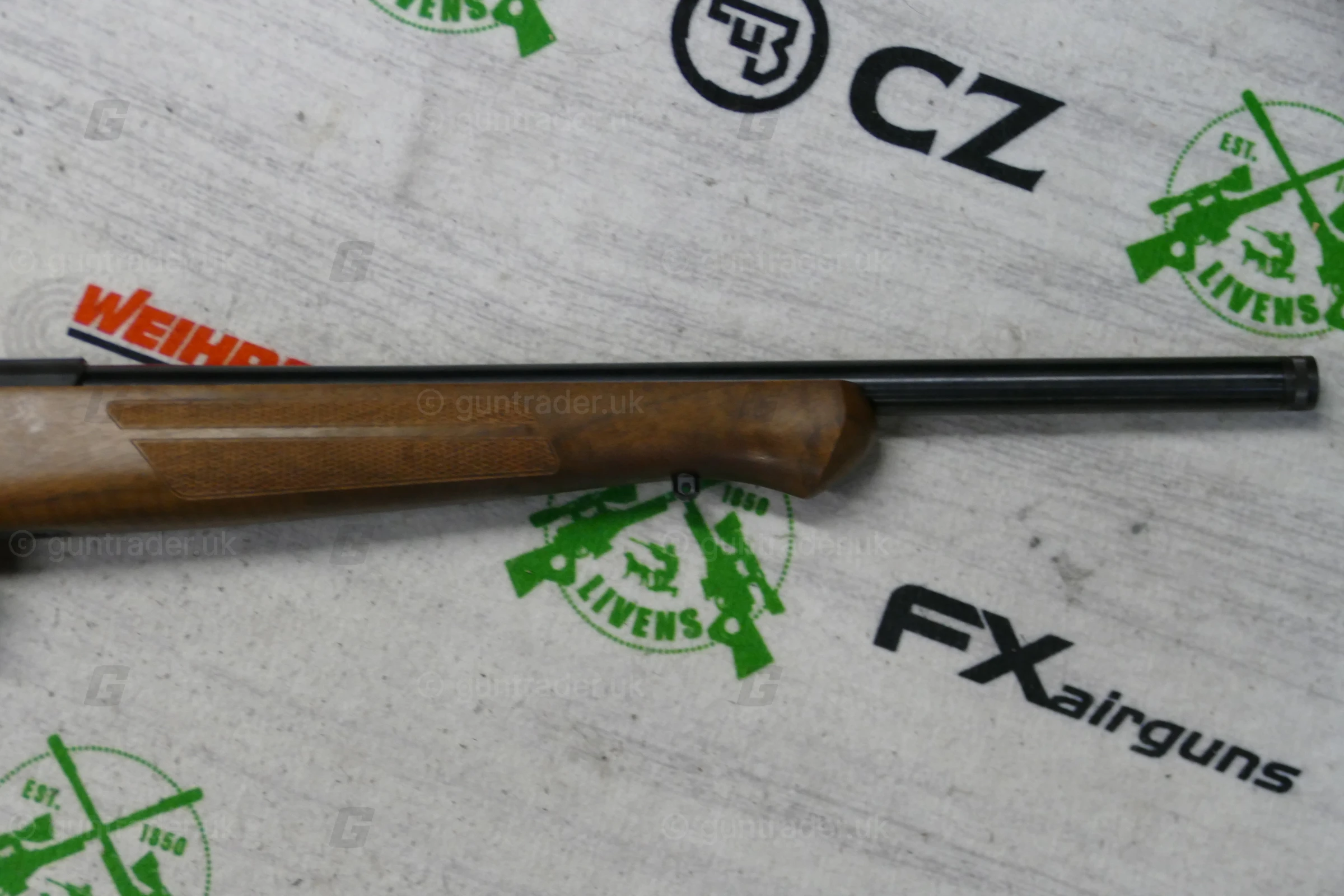 Anschutz .17 HMR 1761 thumbhole - Image 5