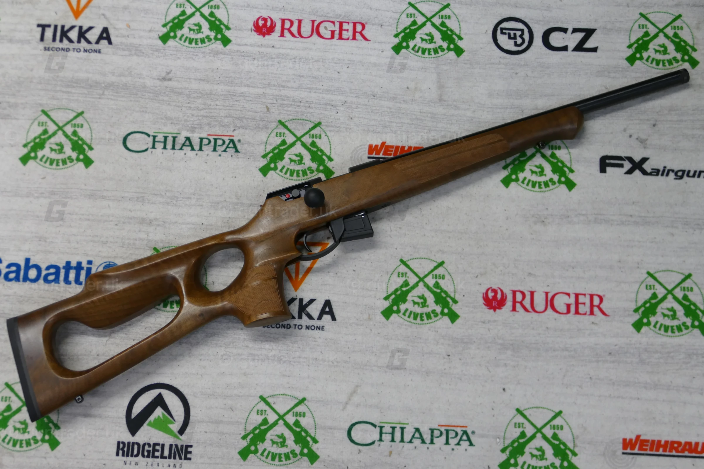 Anschutz .17 HMR 1761 thumbhole - Image 4