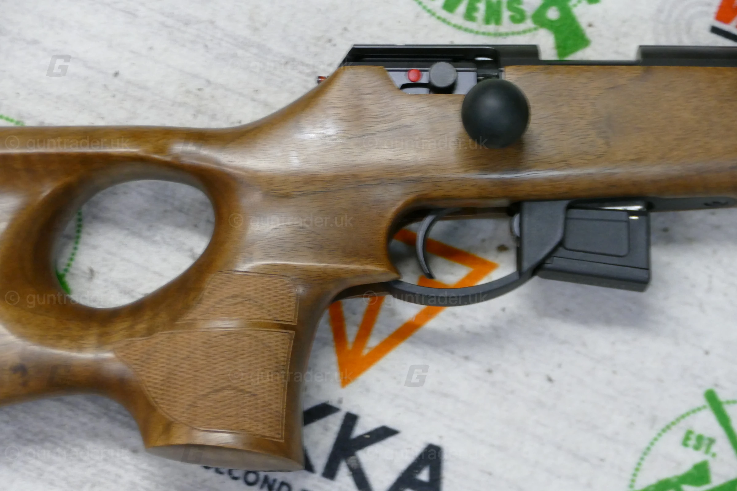 Anschutz .17 HMR 1761 thumbhole - Image 2